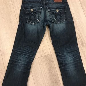 Big Star (Navy Stitching)
Low Rise, Crop/Capri